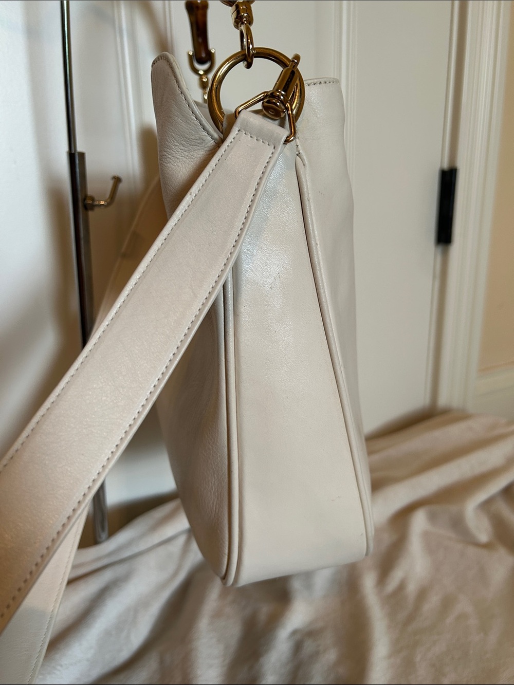 Gucci Bamboo Ivory Leather Shoulder Hand Bag- Gorgeous! - Picture 3 of 11